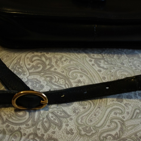 Authentic - vintage Gucci turn lock - Picture 7 of 9